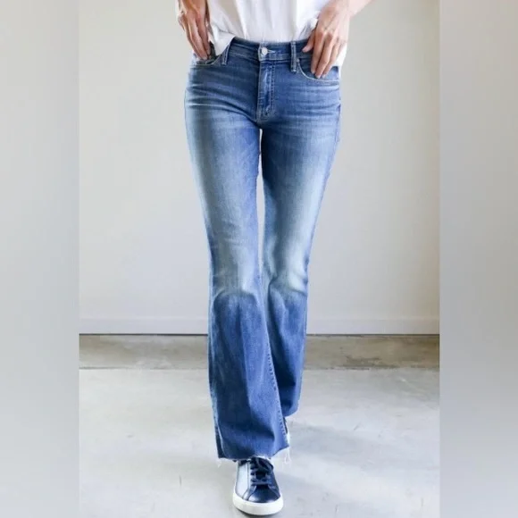 MOTHER DENIM EUC 26 
WEEKENDER FRAY IN “RACING
HEARTS” - Picture 3 of 14